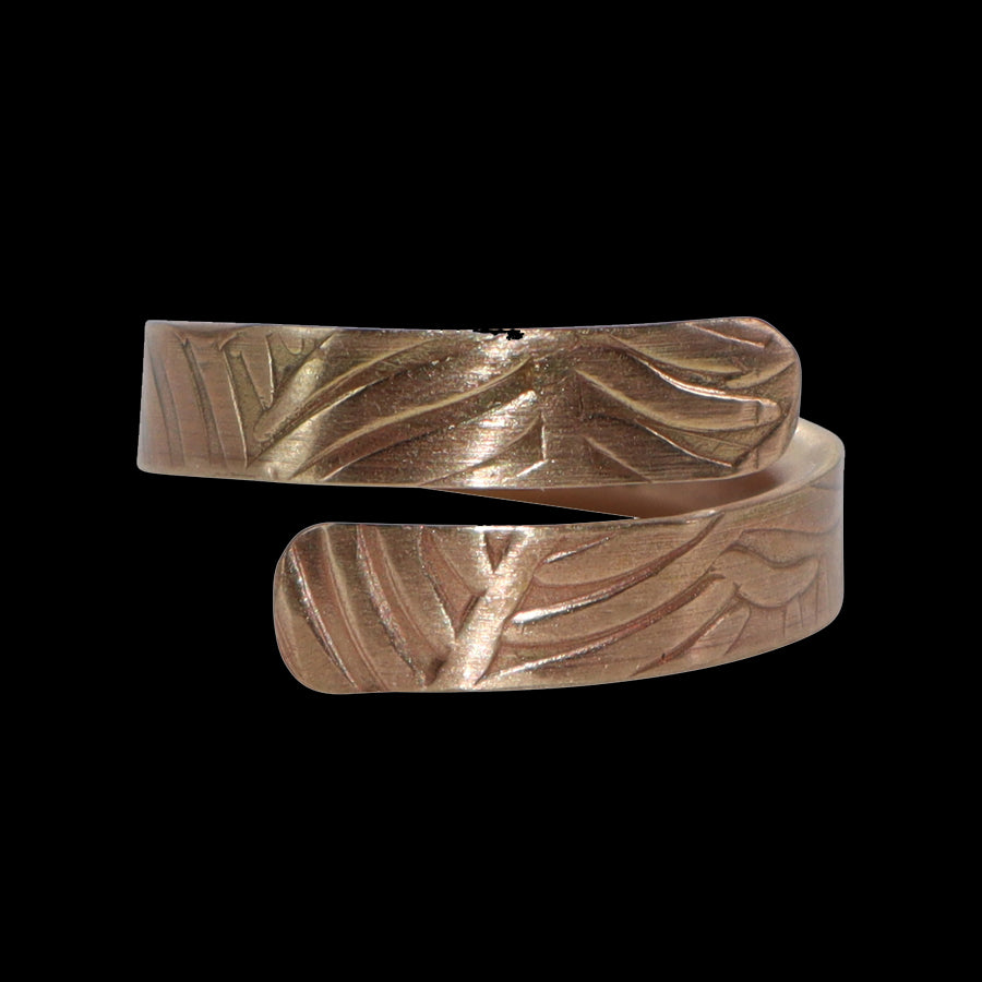 gold filled twist ring with engraved leaf pattern