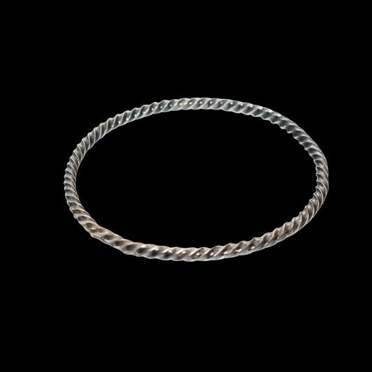 Twisted women's silver bangle